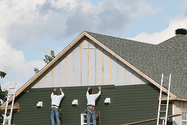 Professional Siding technician working in Parker, TX